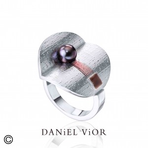 Daniel Vior gerhodineerd zilveren ring; Pireno donkere parel met bruin emaille - 214573