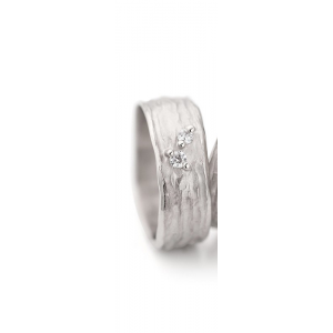 Ines Bouwen 14 karaats witgouden voorbeeld ring, model 28_2 ca 7,8 mm breed en verfraaid met 2 briljant geslepen diamanten van elk 0,045 crt - 213169