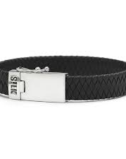 silk armband, geoxydeerd zilver met zwart leer en insteekveer en veiligheidsachtje. Model 841BLK op 21 cm lengte - 209324