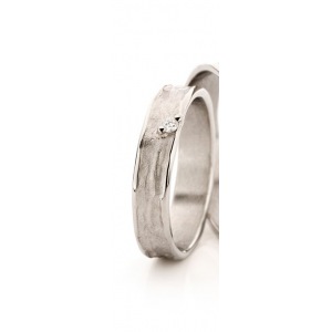 14 krt witgoudkleurige Ines Bouwen voorbeeldring model 22_1 waarin 1 x 0.04 ct briljant geslepen diamant is gezet - 213247