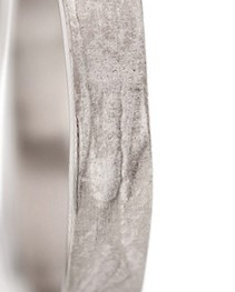 14 krt witgoudkleurige Ines Bouwen voorbeeldring handgesmeed, model 1_6, ca 4 mm breed - 213263