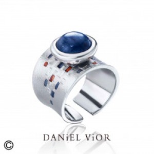 zilveren Daniel Vior ring gerhodineerd, model " EO Distena " verfraaid met emaille en een blauwgrijze middensteen - 213044