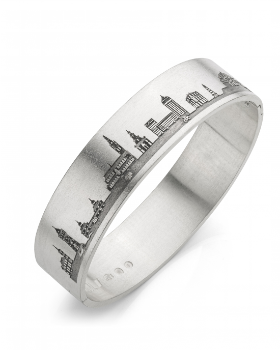 Zilveren massieve Breda Skyline bangle, welke met de hand is gesmeed, by Nol - 212684