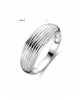 zilveren fantasie ring gerhodineerd met ribbelmotief 8 mm breed bij de kop - 215174