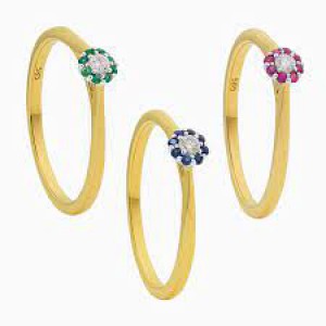 14 krt geelgouden rozet ring, middensteen 0,06 crt briljant geslepen diamant G-Si en een krans van 8 x rond geslepen smaragd - 215260