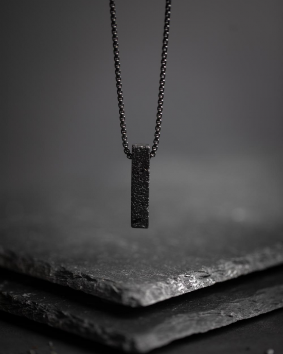 Gemini Tantum hanger black lava , zwart gecoat edelstaal collier met lava steen hanger. te dragen op 46 en 56 cm. - 11112100