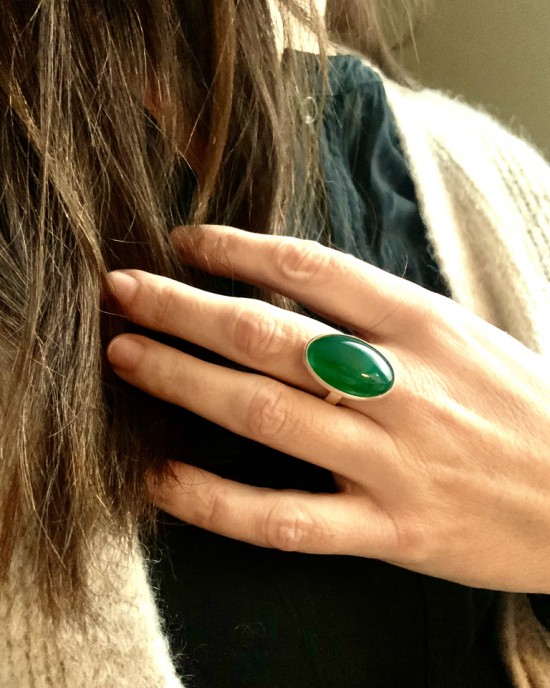 zilveren ring met een ovale cabouchon geslepen groen agaat van 15 x 25 mm - 11112470