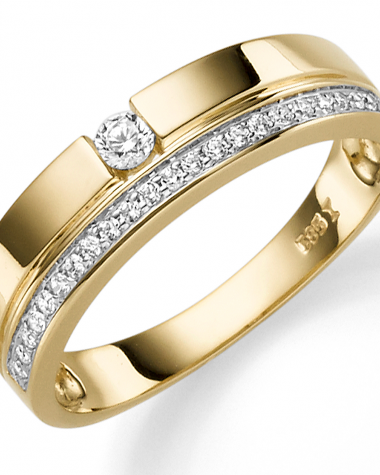 14 krt geelgouden fantasie ring ca 5 mm aan bovenzijde en verfraaid met 1 briljant geslepen diamant 0.06 ct G-Si als in een spanzetting en daarnaast een rij van 20 diamanten van 0,005 , totaal 21 diamanten 0.17 ct G-Si - 11112652