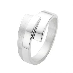 Zilveren NOL ring, handgesmeed, overlappend model gepolijst en gedeeltelijk gesatineerd ca 7 mm breed, AG22113-7-BHG - 11113016