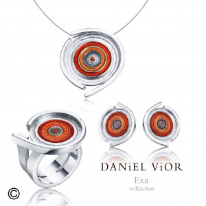 Daniel Vior zilveren oorsieraden; Model Exa met rood emaille - 11113091