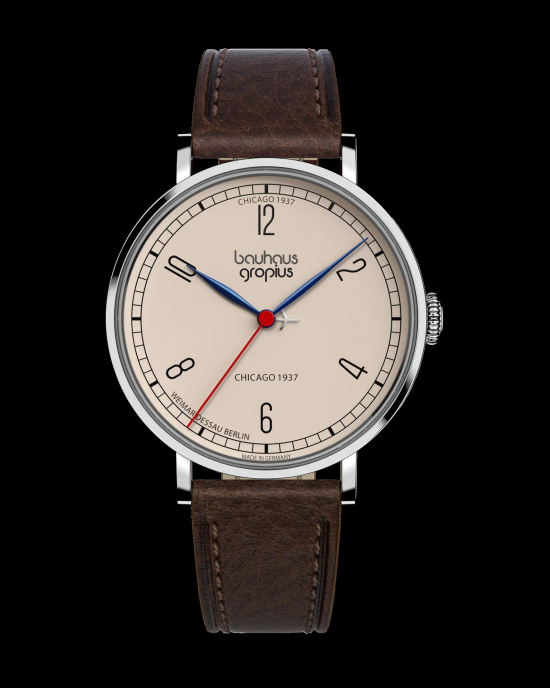 Walter Gropius New Bauhaus Chicago limited edition stalen kast en lederen band, zalmkleurige wijzerplaat, half arabisch, rode secondewijzer - 11114328