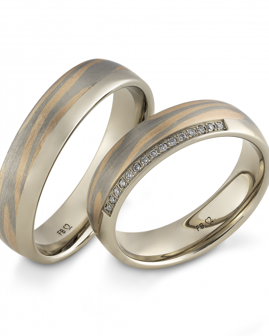 14 krt geel en witgouden Saint Maurice fantasie partnerring, licht bollend ca 5,5 mm breed , mat en poli, verfraaid met een over in elkaar lopend patroon in mokume gane - 11115379