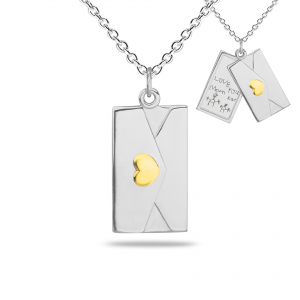 Zilveren collier (40-45cm) met enveloppe hanger. Met geelgouden hartje aan de buitenzijde. Aan de binnenzijde is een gravure te plaatsen. Cijfers en letters kunnen we in huis graveren ( 1 regel is gratis ) Ref. nr : 474sy - 11116129